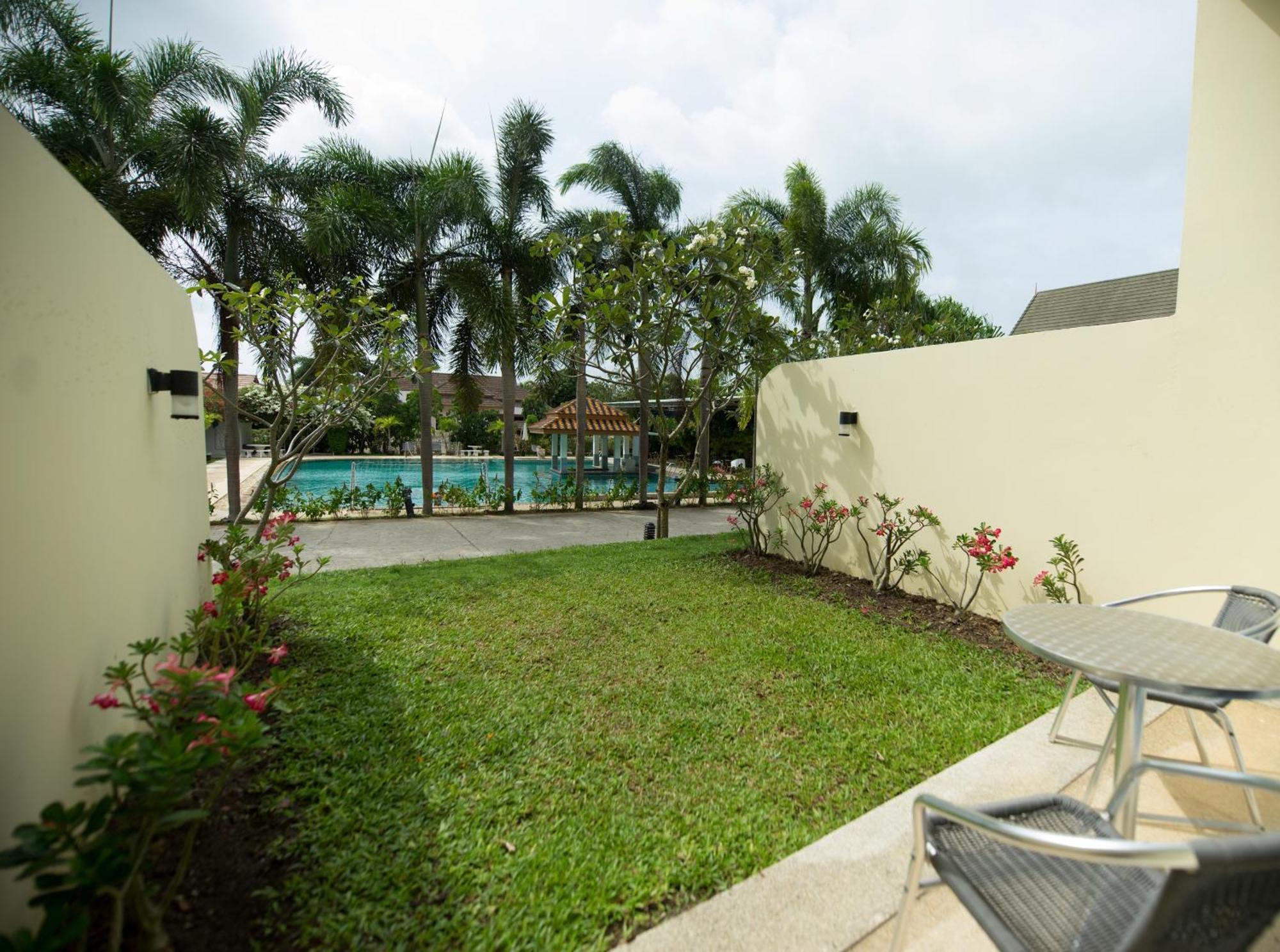 Blue Beach Grand Resort And Spa Rawai Exterior foto